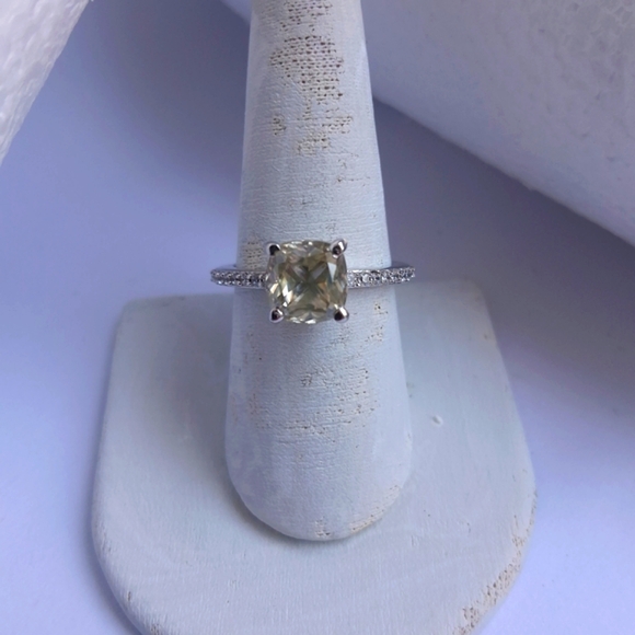 EXQUISITE 2.45 ct VVS1 Princess Cut Diamondexquisite...